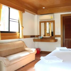 отель Koh Chang Thai Garden Hill Resort