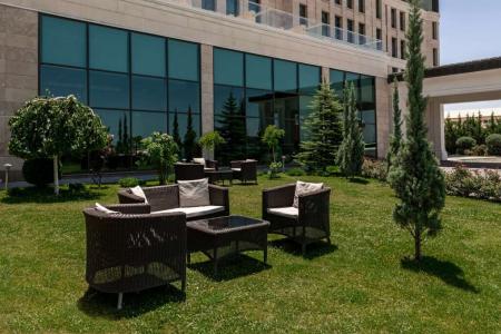 DoubleTree by Hilton Hotel Van