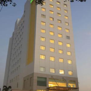 отель Lemon Tree Premier, Ulsoor Lake, Bengaluru