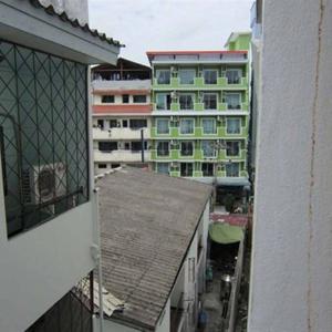 отель 18 Coins Budget Hotel