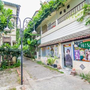 отель Sutus Court 5