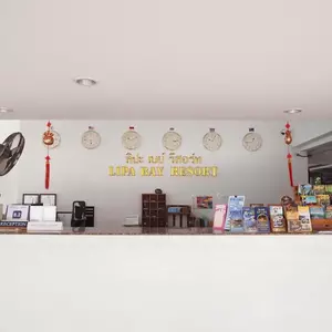 отель Lipa Bay Resort