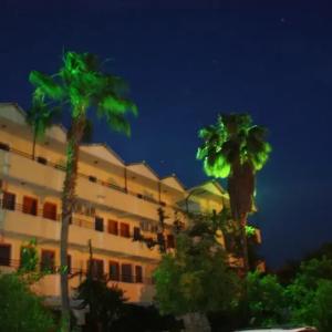 отель Hotel Pataros