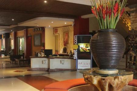 Отель Super OYO Townhouse Oak Maxi Hotel Legian в Кута - Индонезия