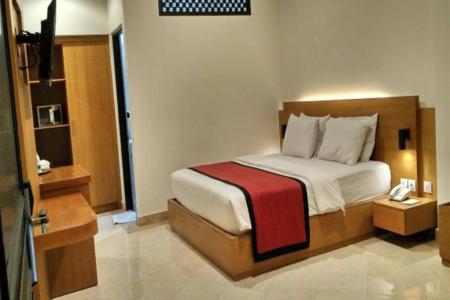 Отель Super OYO Townhouse Oak Maxi Hotel Legian в Кута - Индонезия