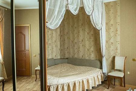 Гостиный Двор Леон