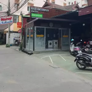 отель Basic Line Hotel at Loikroh
