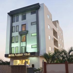 отель Hotel Karan Vilas