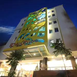 отель Royal City Hotel