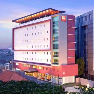 отель ibis Jakarta Senen