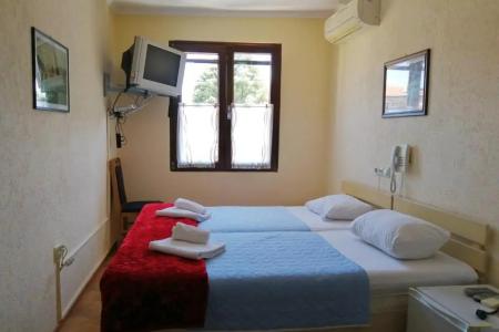 Отель Hotel Pelikan в Барская ривьера - Черногория