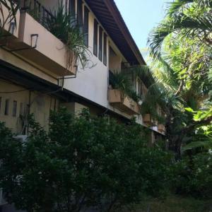 отель Fat Yogi Cottages