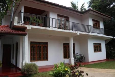 Отель Rainbow Tourist Rest в Анурадхапура - Шри-Ланка