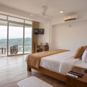 отель Sandriana Lake View