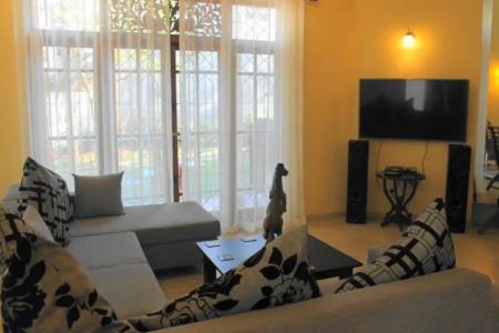 Отель Mahakumara White House Hotel в Калутара - Шри-Ланка