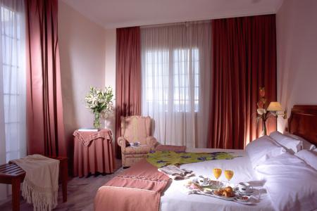 Elba Motril Beach & Business Hotel