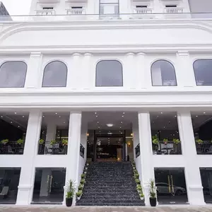 отель Monaco Hotel Danang