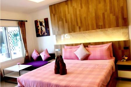 Bee Orchid Pool Villa