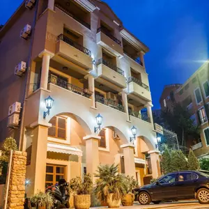 отель Central Hotel & Restaurant