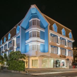 отель Yan's House Hotel