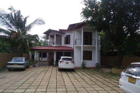 Отель Flower Seven Hotel в Анурадхапура - Шри-Ланка