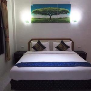 отель At Night Airport Resort