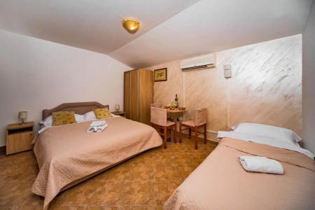 Отель Apartmani Markovic в Котор - Черногория