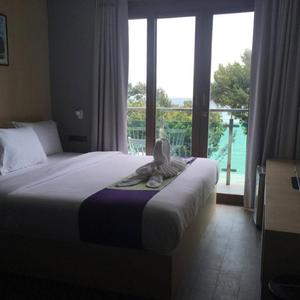 отель Cliff Lanta Suite