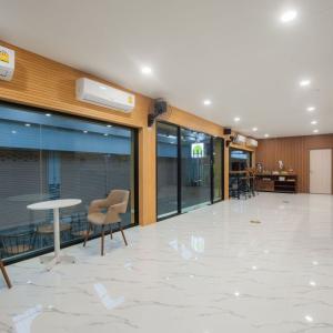отель The Moon Night Hotel