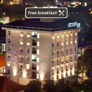 отель Amaris Hotel Darmo - Surabaya
