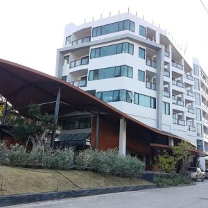 отель Whale Hua Hin