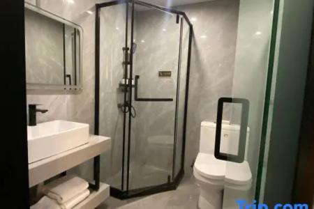 Poli Light Hotel (Beilun Port Area)