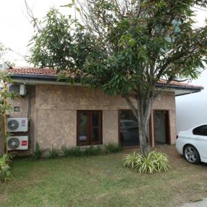 отель Boots Travelers Lodge