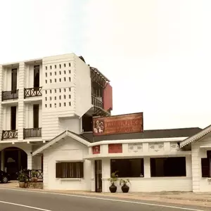 отель Luminary Lodge