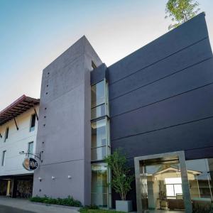 отель Hive 68 - Hotel and Resorts Negombo