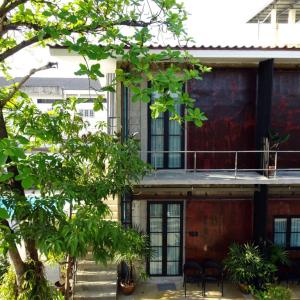 отель The Warehouse Chiang Mai