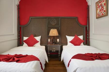 Manoir Des Arts Hotel