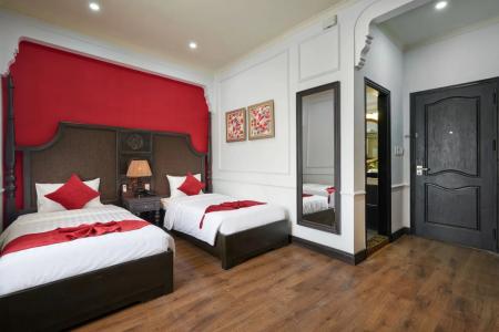 Manoir Des Arts Hotel