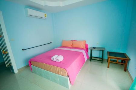 Отель BaanHappyLove в о. Ко Лан (Корал Айленд) - Таиланд