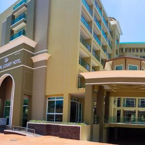 отель Crystal Luxury Hotel