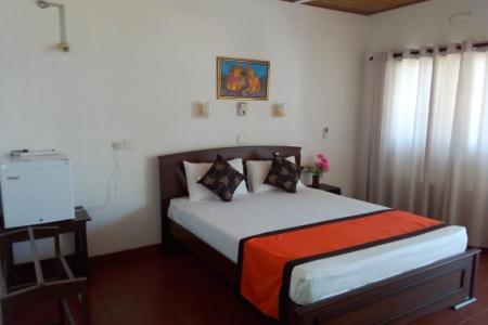 Отель Hotel New Seaside Inn в Хиккадува - Шри-Ланка