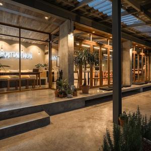 отель SUNKISS pool.bed.cafe
