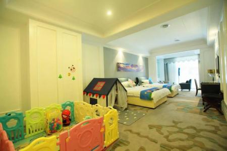 Liangchen Meijing Hotel