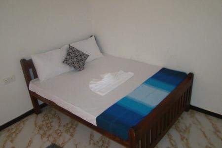 Отель Monkey Garden Hotel в Полоннарува - Шри-Ланка