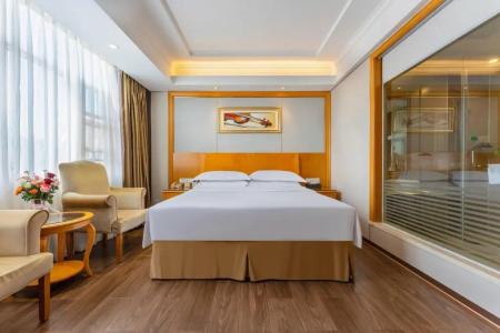 Отель Vienna Hotel Sanya Yalong Bay Qianguqing в Санья - Китай