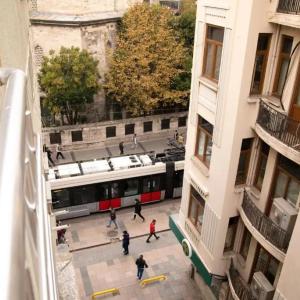 отель Castle Franco Suites