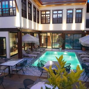 отель Belmondo Suites Old Town
