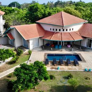 отель Kayjay Beach House