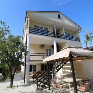 отель Rozalin Guest House