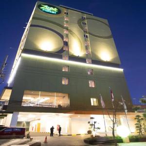 отель Zest Jemursari by Swiss-Belhotel International